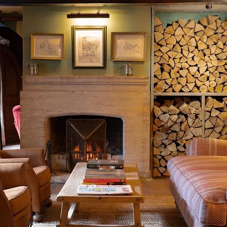 The Double Red Duke, Cotswolds 호텔 위트니 외부 사진