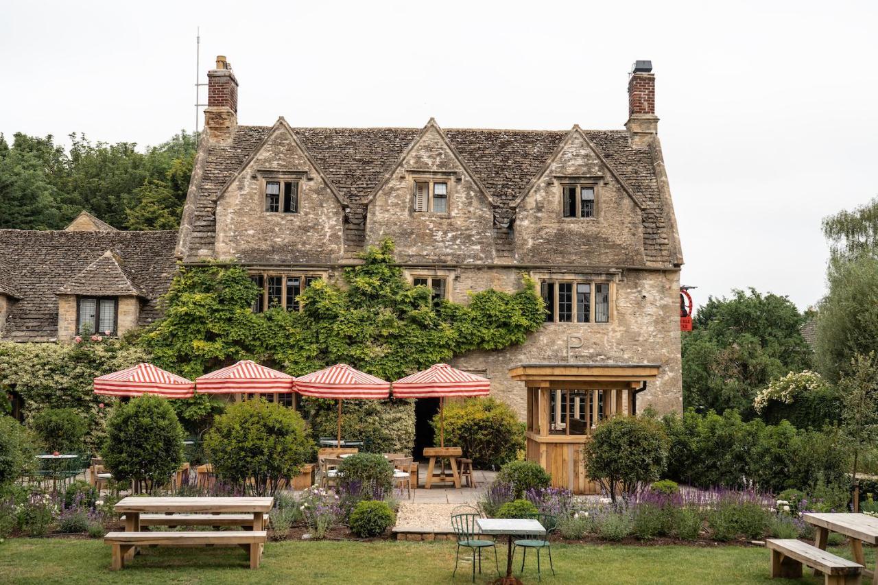 The Double Red Duke, Cotswolds 호텔 위트니 외부 사진