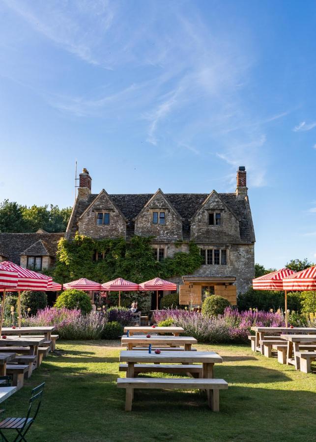 The Double Red Duke, Cotswolds 호텔 위트니 외부 사진