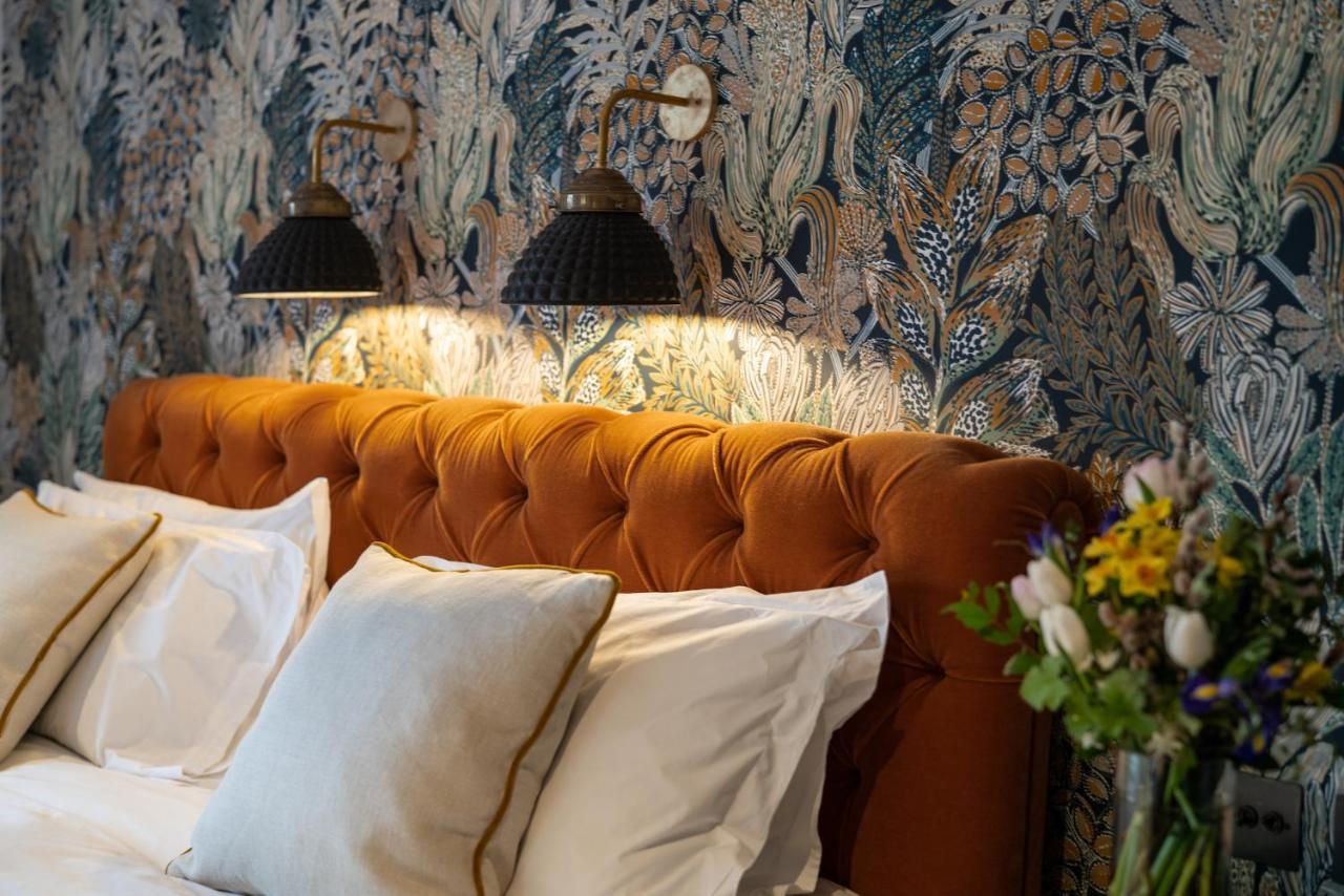The Double Red Duke, Cotswolds 호텔 위트니 외부 사진