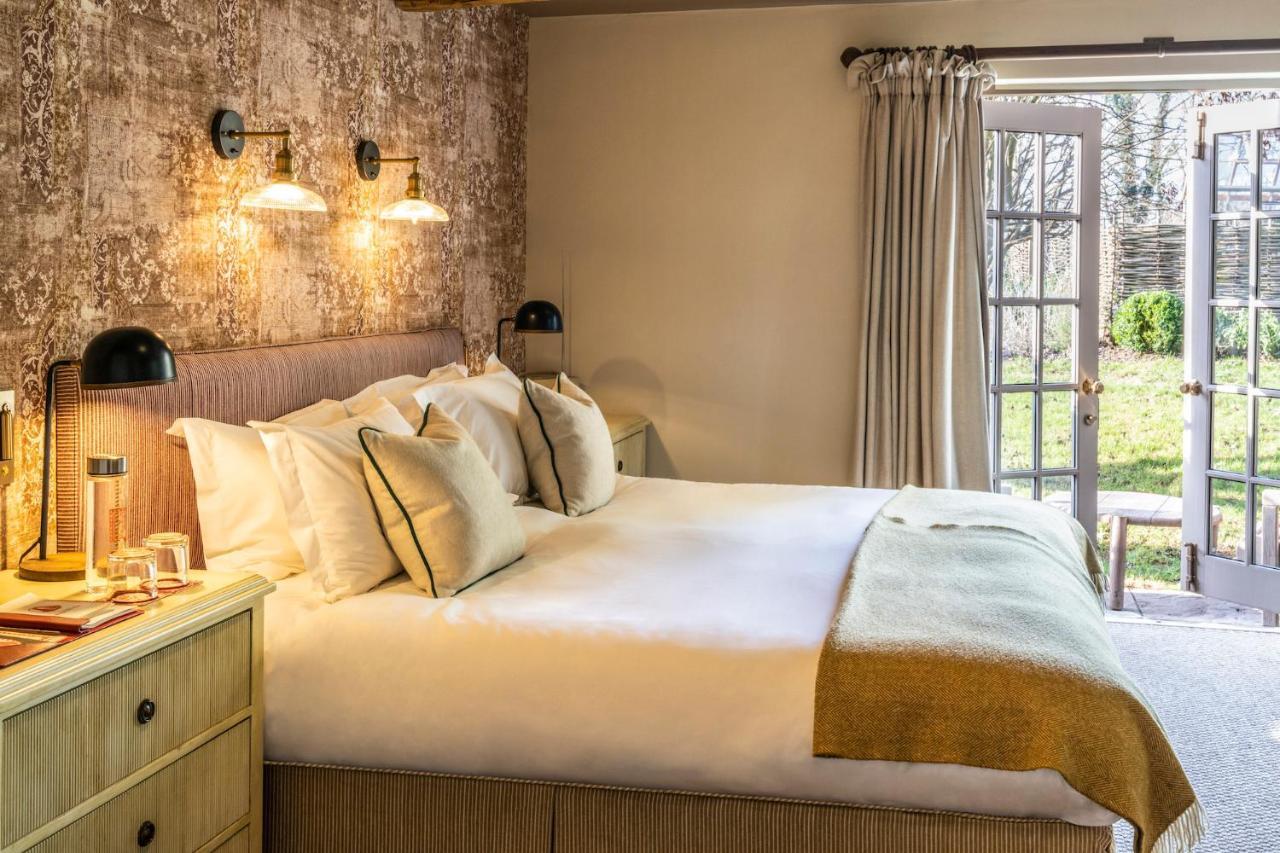 The Double Red Duke, Cotswolds 호텔 위트니 외부 사진