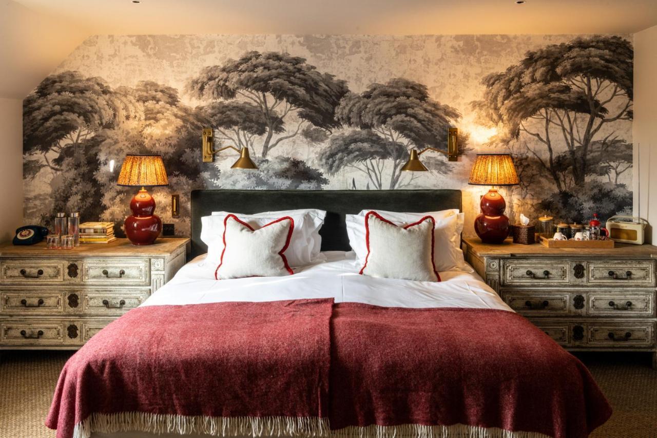 The Double Red Duke, Cotswolds 호텔 위트니 외부 사진